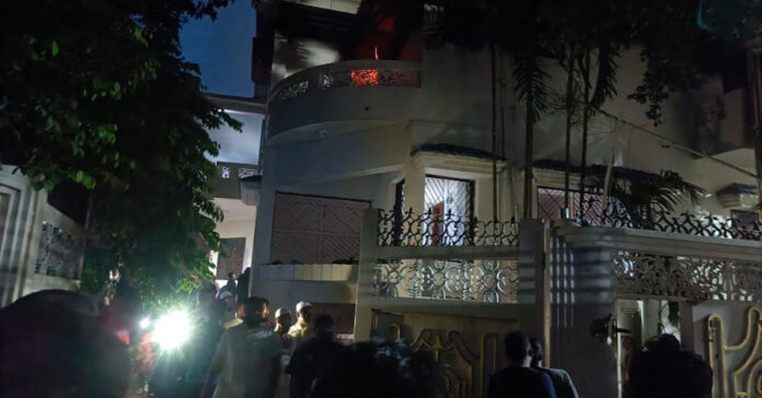 শামীম ওসমানের বাড়িতে ভাংচুর, লুটপাট শামীম ওসমানের বাড়িতে ভাংচুর, লুটপাট