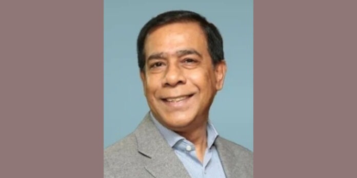 "নারায়ণগঞ্জ-৫ আসনের বিএনপি নেতা মাসুদুজ্জামান কালির বাজারের ব্যবসায়ীদের সাথে মতবিনিময় সভায় বক্তব্য দিচ্ছেন।"