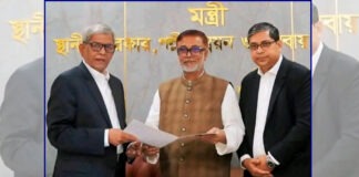 নারায়ণগঞ্জ সিটি কর্পোরেশনের নতুন প্রশাসক হিসেবে সাখাওয়াত হোসেনের দায়িত্ব গ্রহণ