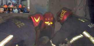 তিতাস গ্যাসের লিকেজ থেকে ভয়াবহ বিস্ফোরণ: ৩ জন আহত নারায়ণগঞ্জের দেওভোগে তিতাস গ্যাসের লাইনে লিকেজ থেকে বিস্ফোরণ।