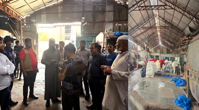 নারায়ণগঞ্জে অবৈধ কারখানার বিদ্যুৎ সংযোগ বিচ্ছিন্ন করছে পরিবেশ অধিদপ্তর