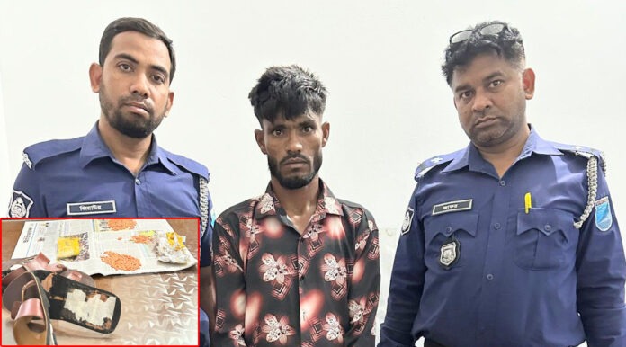 সোনারগাঁওয়ে জুতার ভেতর ইয়াবা উদ্ধার ও গ্রেফতার
