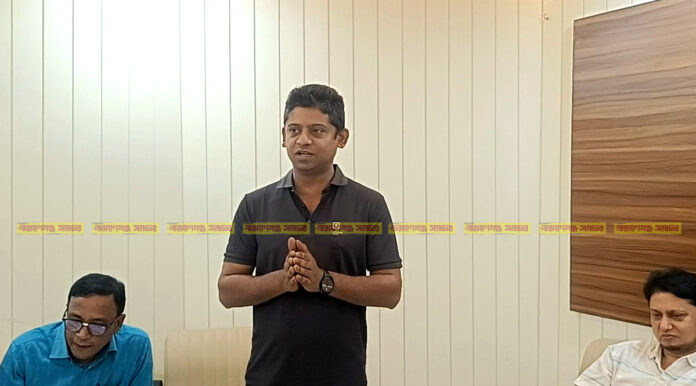 আমি বেঁচে থাকতে ফুটপাতে হকার বসতে পারবে না: আশা