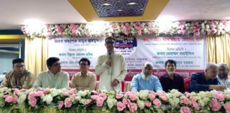 শিক্ষকদের পাশে থাকার আশ্বাস জেলা পরিষদ প্রশাসকের নারায়ণগঞ্জে কিন্ডারগার্টেন শিক্ষকদের ঈদ পুনর্মিলনী অনুষ্ঠানে অধ্যাপক মামুন মাহমুদ।