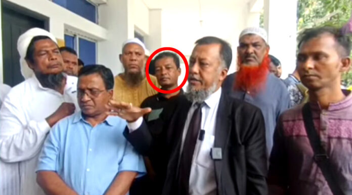 আপনিই কি তবে নাটের গুরু? হকার তাণ্ডবের নেপথ্যে ‘গান্ধি পোকা’?