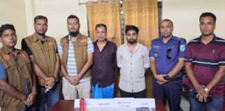 ফতুল্লায় গৃহ ডাকাতির ঘটনায় আন্তঃজেলা ডাকাত চক্রের ২ সদস্য গ্রেপ্তার