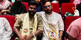 শহীদ আবুল হাসান স্বজনের স্মরণে সম্মাননা ক্রেস্ট গ্রহণ করলেন স্বজনরা