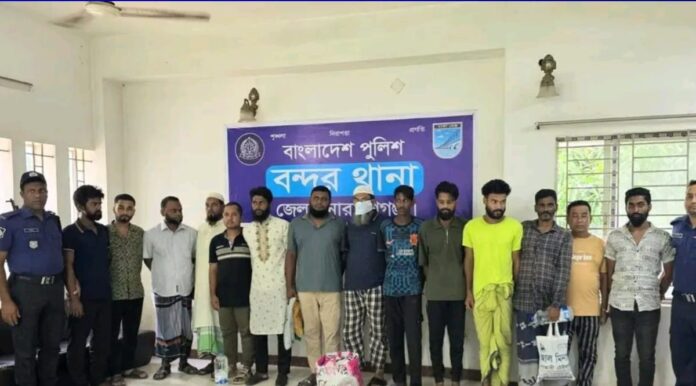 বন্দরে বিশেষ অভিযানে নিষিদ্ধ ঘোষিত সংগঠনের ৬ সদস্যসহ গ্রেপ্তার ১৩ বন্দরে বিশেষ অভিযানে নিষিদ্ধ ঘোষিত সংগঠনের ৬ সদস্যসহ গ্রেপ্তার ১৩